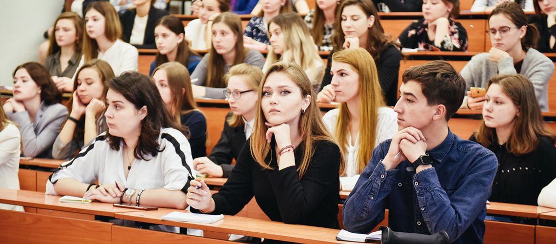 29 октября преподаватель колледжа Дмитрий Борисович Белоусов поделился опытом со студентами кафедры журналистики и связей с общественностью Высшей школы социально-гуманитарных наук и международной коммуникации САФУ(30.10.2024)